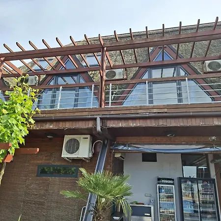 Casa Cu Stuf