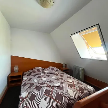 Casa Cu Stuf